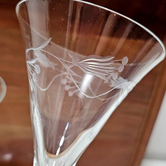3 Vintage Flowers Crystal Wine Glasses 7.5" made in Romania etched leaf garland - Picture 7 of 11